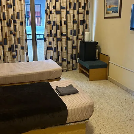 Holiday Apartments Ostello *